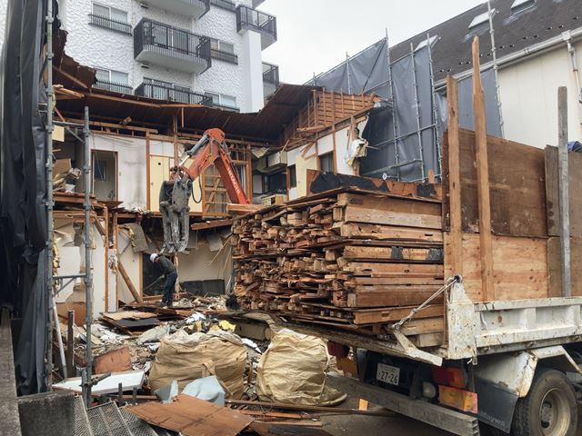 木造2階建て解体工事(東京都板橋区熊野町)　工事前の様子です。